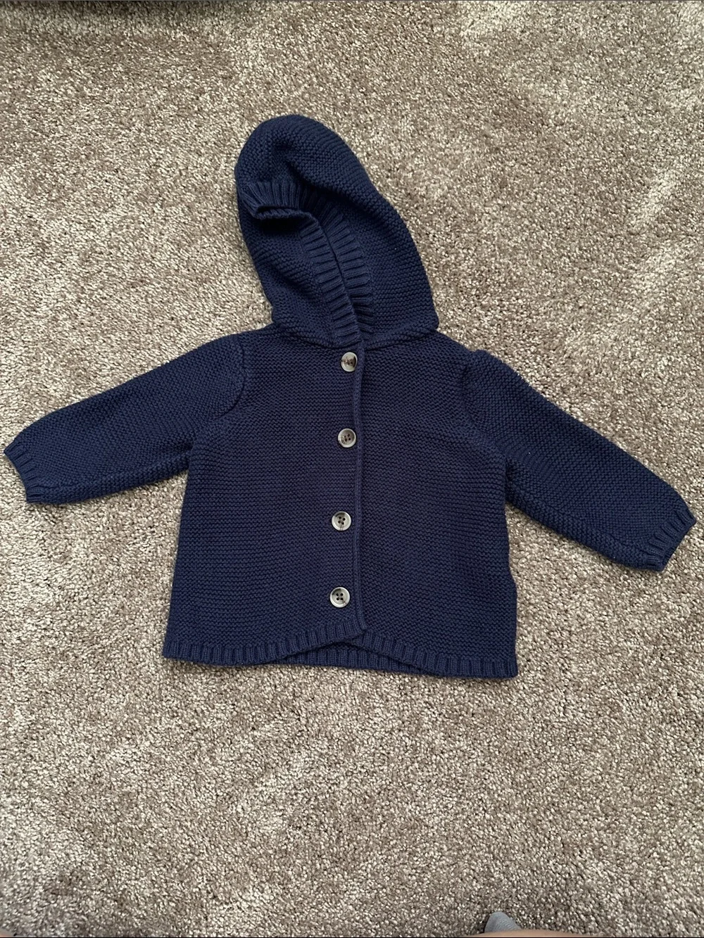 Old Navy Knit Hooded Baby Cardigan Size 3-6 months